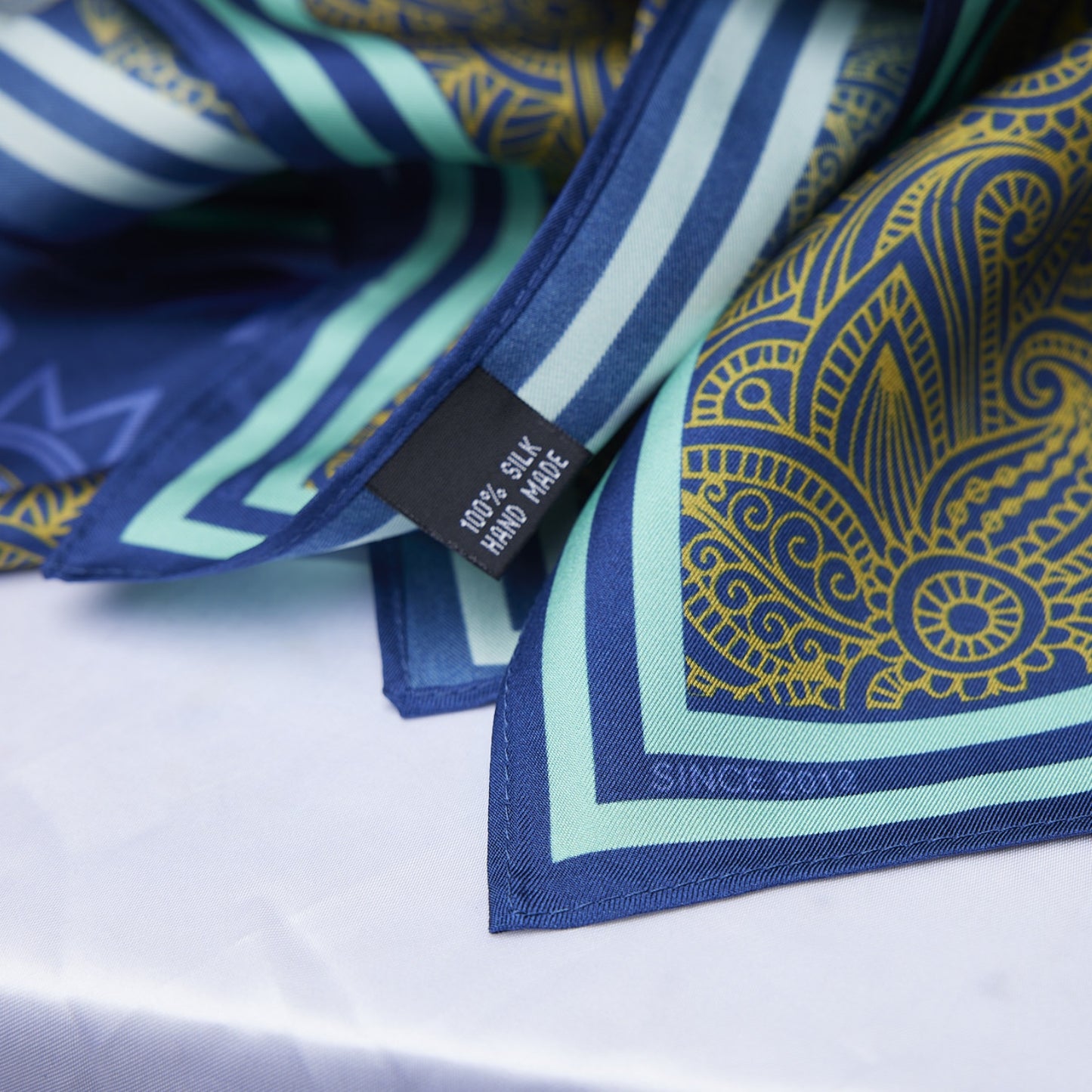 LAPREUVE Extrait de Parfum + The Infinite Scarf