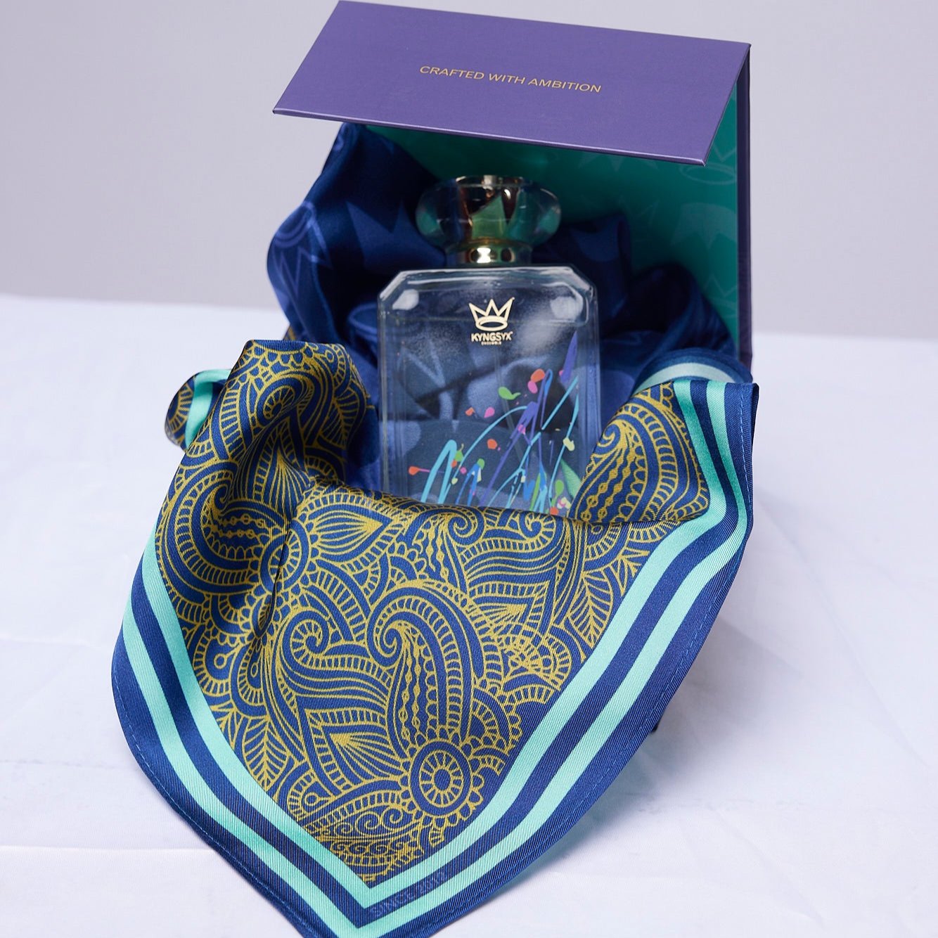 LAPREUVE Extrait de Parfum + The Infinite Scarf